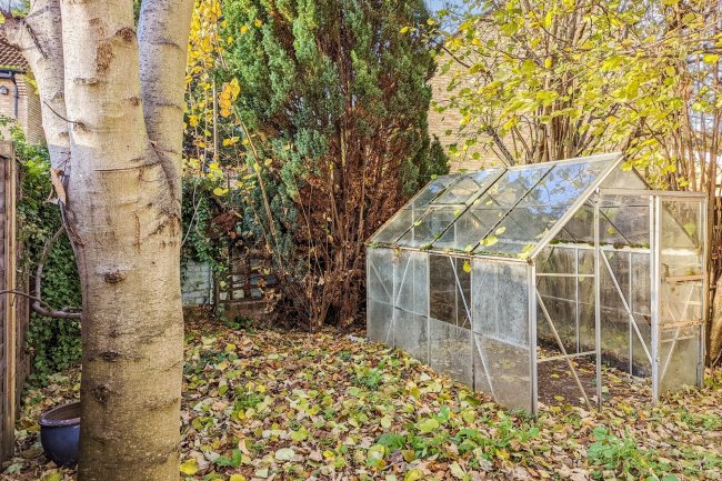 8 Harwood Avenue, Mitcham, Surrey, CR4 3AS 3