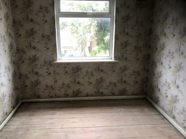 52 Albert Square, Stratford, London E15 1HH 4