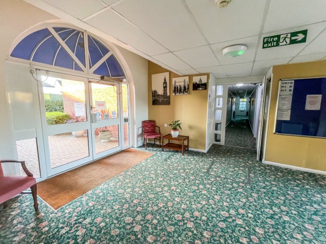 35 Fairbanks Lodge, Furzehill Road, Borehamwood, Hertfordshire WD6 2DQ
 10