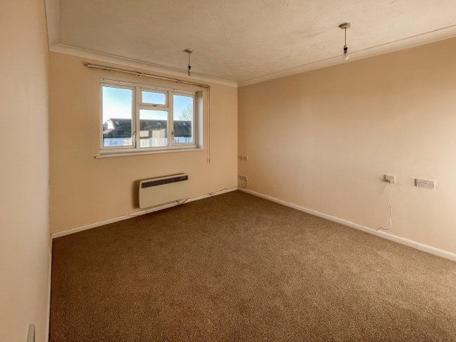 35 Fairbanks Lodge, Furzehill Road, Borehamwood, Hertfordshire WD6 2DQ
 10