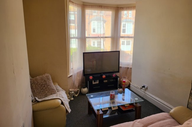 Flat 2, 8 Penshurst Road, Ramsgate, Kent, CT11 8EG
 1