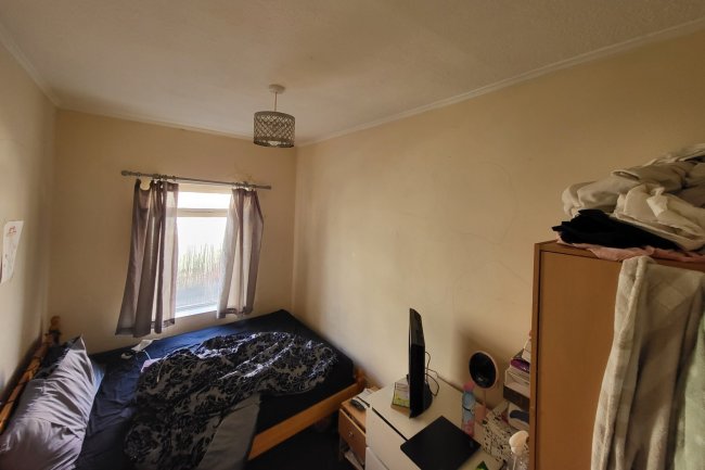 Flat 2, 8 Penshurst Road, Ramsgate, Kent, CT11 8EG
 1