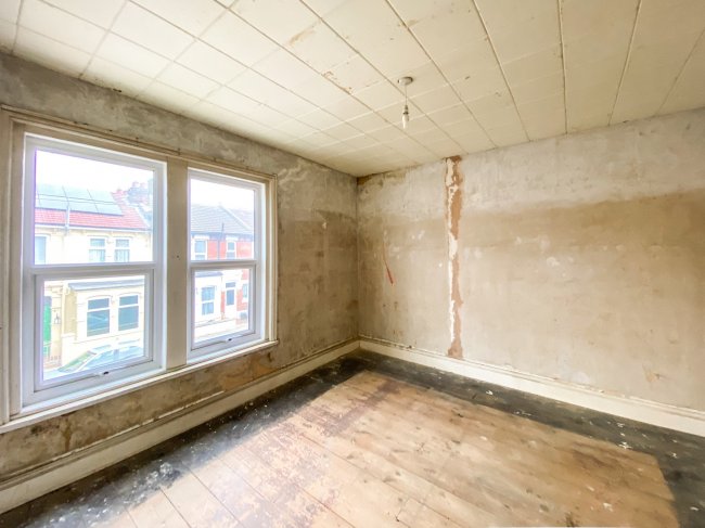 45 Folkestone Road, Portsmouth, Hampshire, PO3 6LP 2