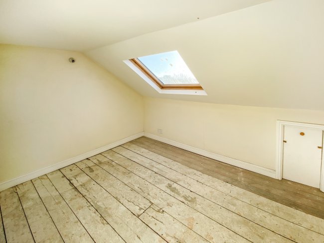 10 Park Lane, Chippenham, Wiltshire, SN15 1LR
 8