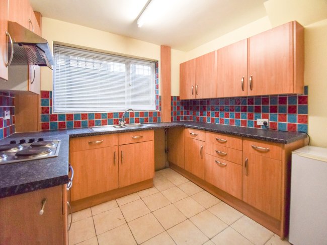 27 Ambleside Drive, Worcester, Worcestershire WR4 9DA
 10