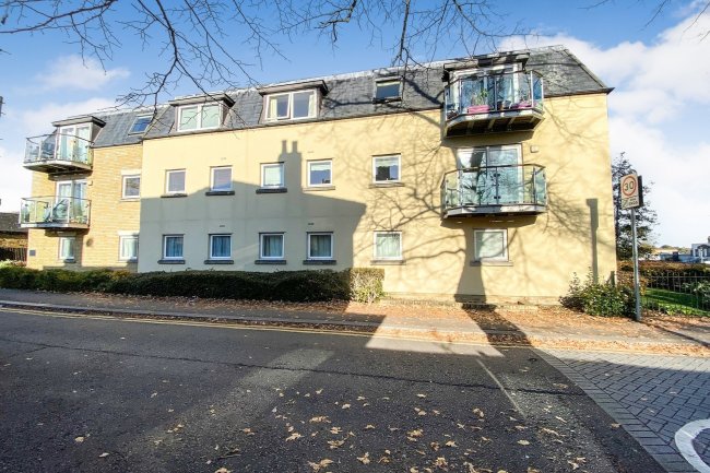 11 Raine Gardens, Mornington Road, Woodford Green, Essex IG8 0UA 7