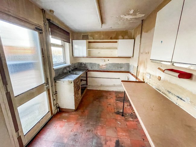 47 Gordon Road, Chatham, Kent, ME4 5LU
 7