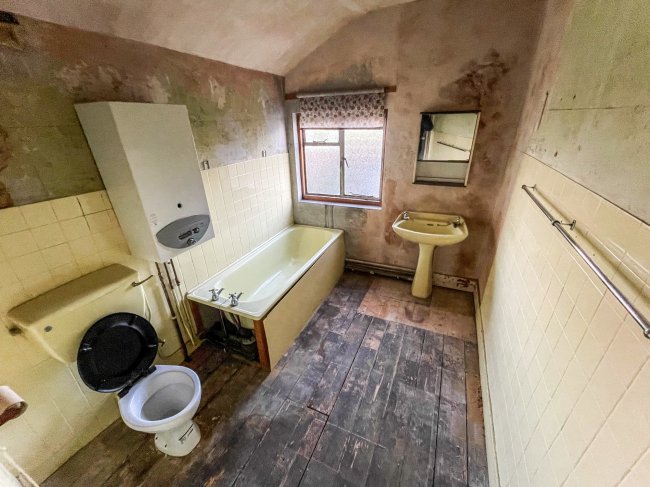 47 Gordon Road, Chatham, Kent, ME4 5LU
 7