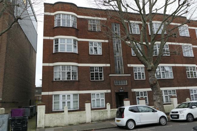 7 Marina Court, Alfred Street, Bow, London, E3 2BH
 4