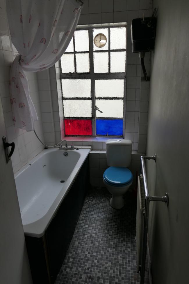 7 Marina Court, Alfred Street, Bow, London, E3 2BH
 4