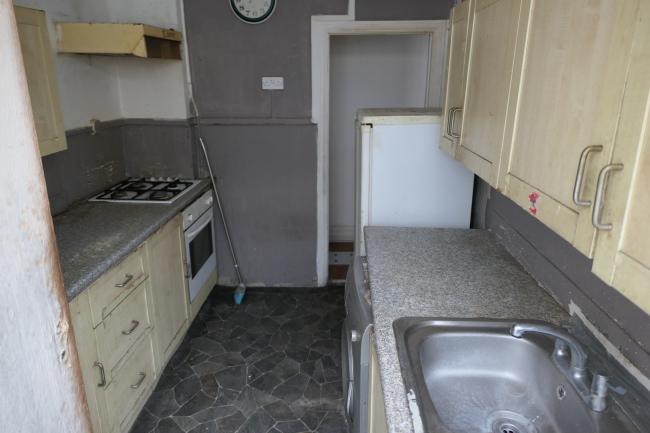 7 Marina Court, Alfred Street, Bow, London, E3 2BH
 4