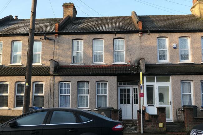 8 Maplethorpe Road, Thornton Heath, Surrey, CR7 7LY  
 2