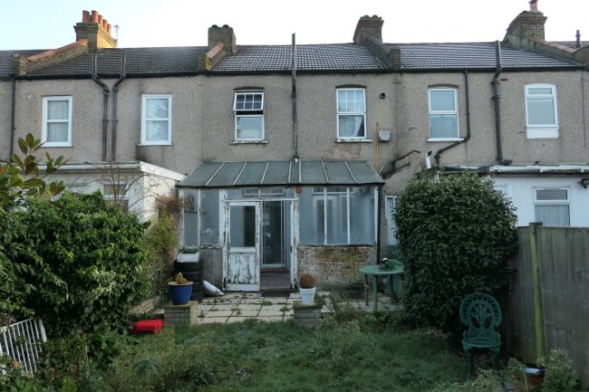 8 Maplethorpe Road, Thornton Heath, Surrey, CR7 7LY  
 2