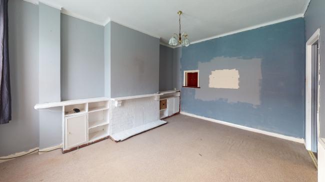 8 Maplethorpe Road, Thornton Heath, Surrey, CR7 7LY  
 2