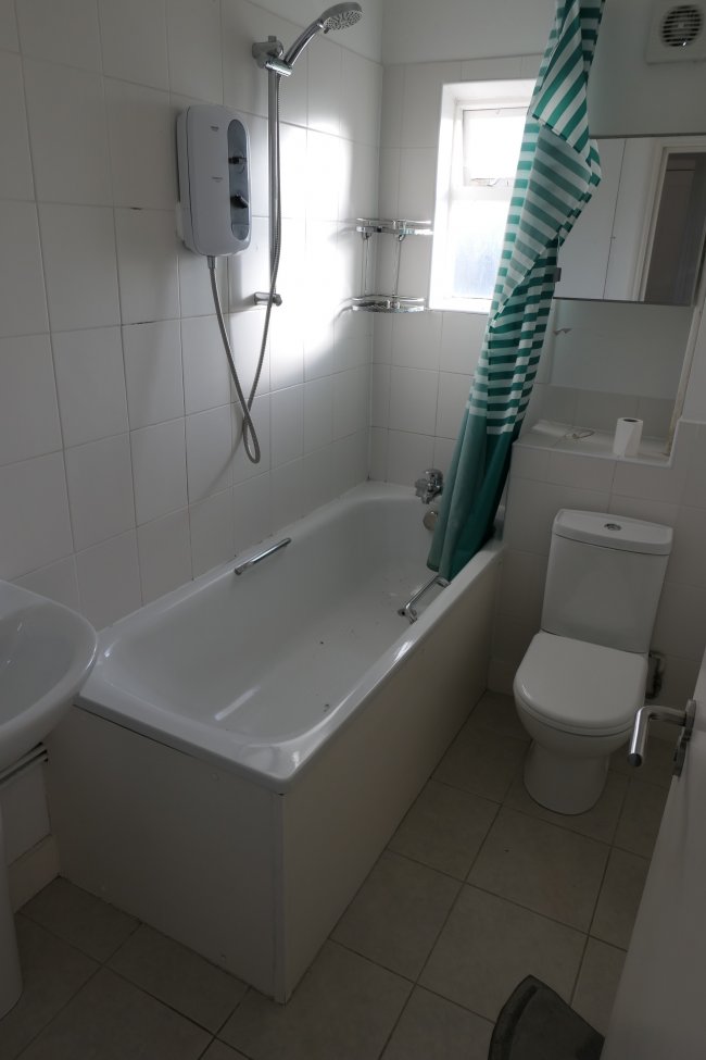 35 Dalmeny Road, Tufnell Park, London N7 0DY
 4