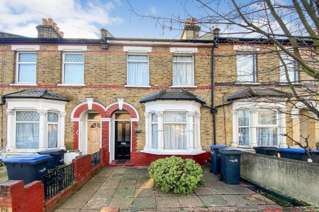 54 Croyland Road, Lower Edmonton, London N9 7AY
 3