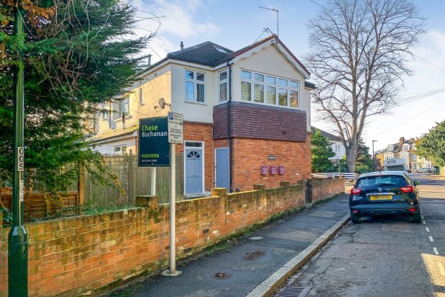Flat 3, 1 Kilmorey Road, Twickenham, Middlesex TW1 1PX
 6