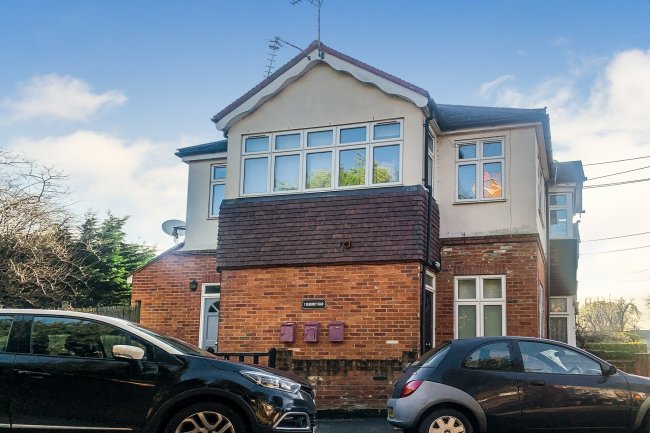 Flat 3, 1 Kilmorey Road, Twickenham, Middlesex TW1 1PX
 6