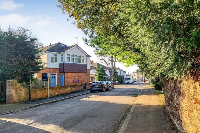 Flat 3, 1 Kilmorey Road, Twickenham, Middlesex TW1 1PX
 6