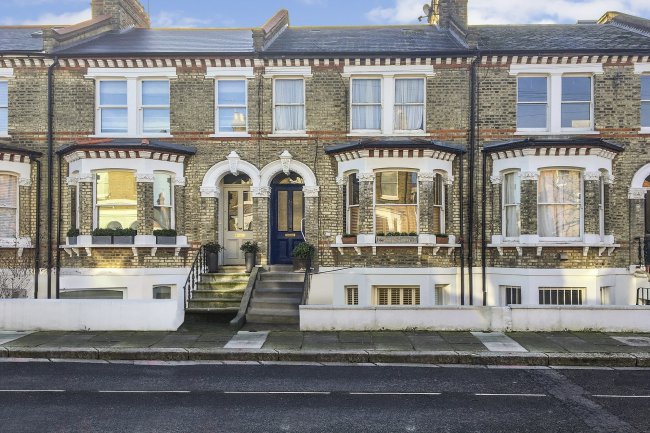 First Floor Flat, 35 Irving Road, Hammersmith, London W14 0JT
 1