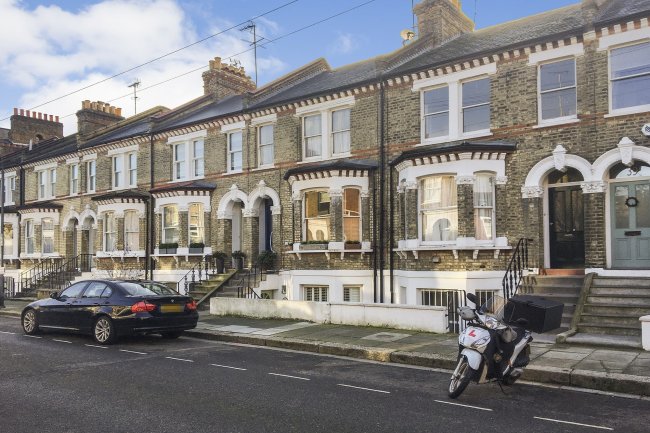 First Floor Flat, 35 Irving Road, Hammersmith, London W14 0JT
 1