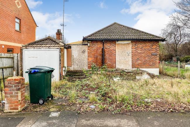 8 Ardler Road, Caversham, Reading, Berkshire, RG4 5AE
 10