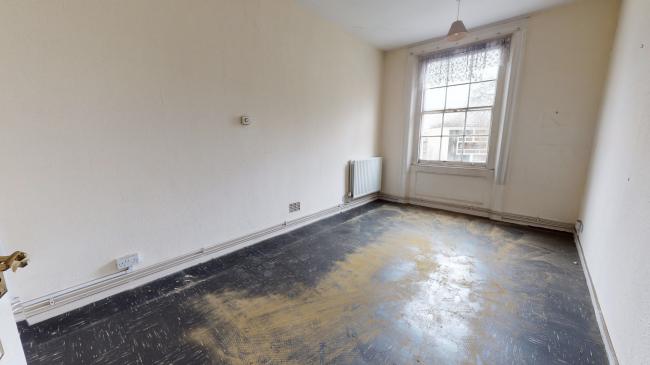 48D Gloucester Gardens, Bayswater, London, W2 6BN
 4