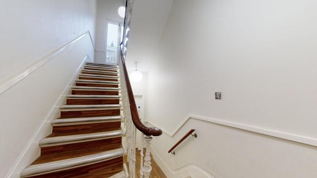 48D Gloucester Gardens, Bayswater, London, W2 6BN
 4