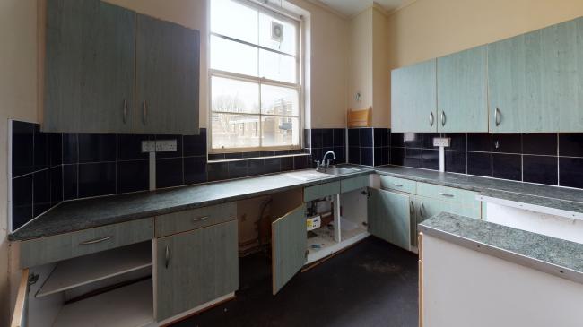 221B Gloucester Terrace, Bayswater, London, W2 6HX
 5