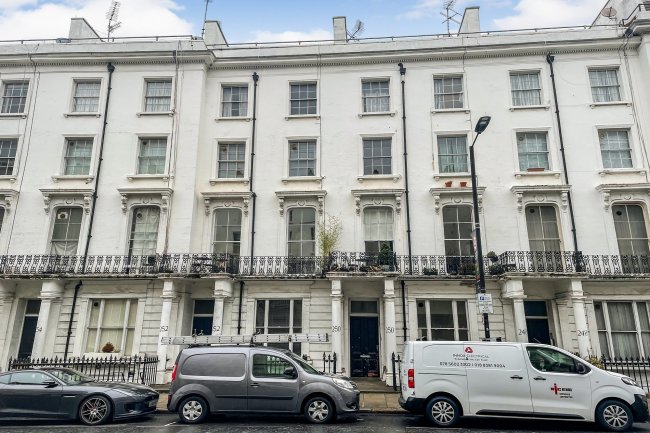 250B Gloucester Terrace, Bayswater, London W2 6HU
 8