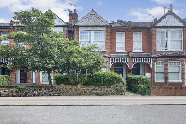 71 Hillfield Park, Muswell Hill, London N10 3QU
 2