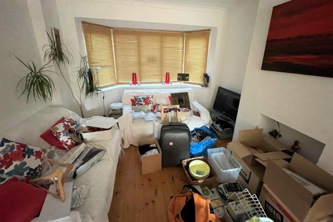 8 Sussex Gardens, Chessington, Surrey, KT9 2PU
 2