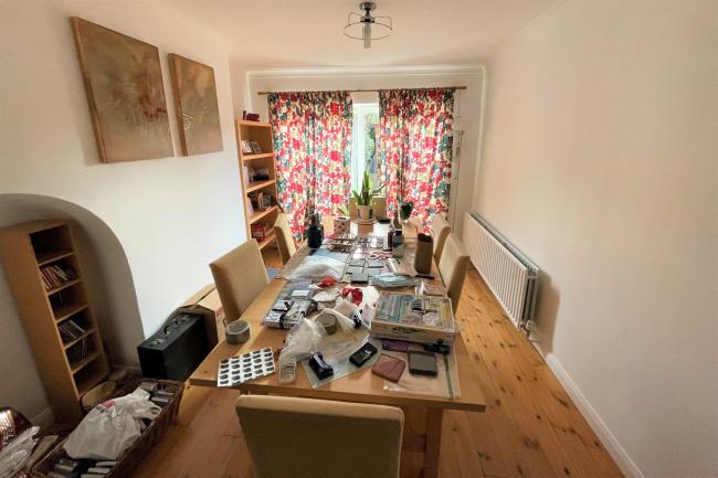 8 Sussex Gardens, Chessington, Surrey, KT9 2PU
 2