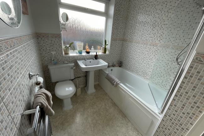 8 Sussex Gardens, Chessington, Surrey, KT9 2PU
 2