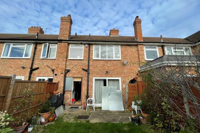 8 Sussex Gardens, Chessington, Surrey, KT9 2PU
 2