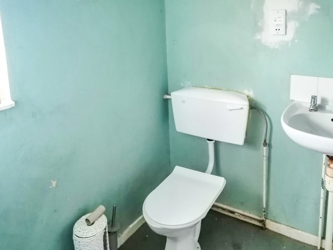 18 Aylsham Road, Tuttington, Aylsham, Norfolk NR11 6TE
 5