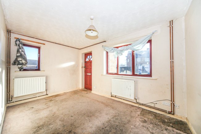 143A Hockwell Ring, Luton, Bedfordshire LU4 9NJ
 9