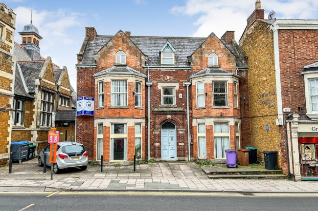 9 Burton Street, Melton Mowbray, Leicestershire, LE13 1AE
 7