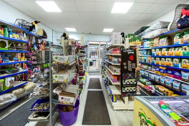 47 High Street, Horley, Surrey, RH6 7BN
 1