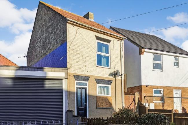 81 Love Road, Lowestoft, Suffolk NR32 2PA
 8