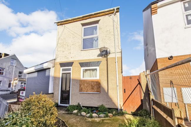 81 Love Road, Lowestoft, Suffolk NR32 2PA
 8