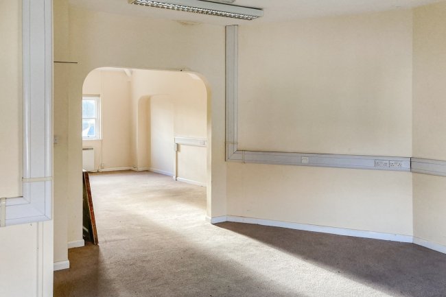 41 Broad Street, Welshpool, Powys, SY21 7RR
 8