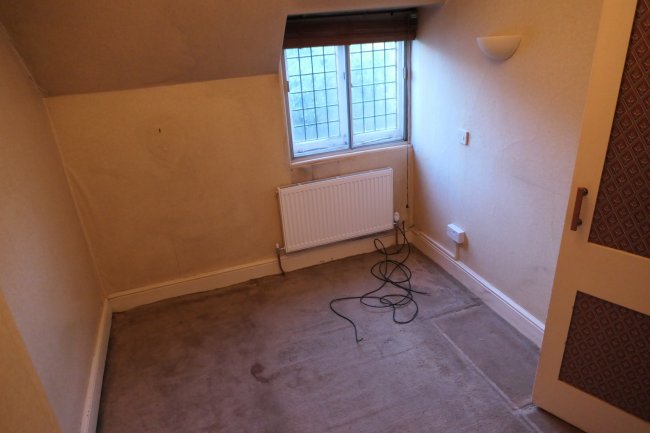 134 Lower Green Road, Esher, Surrey, KT10 8HB
 9