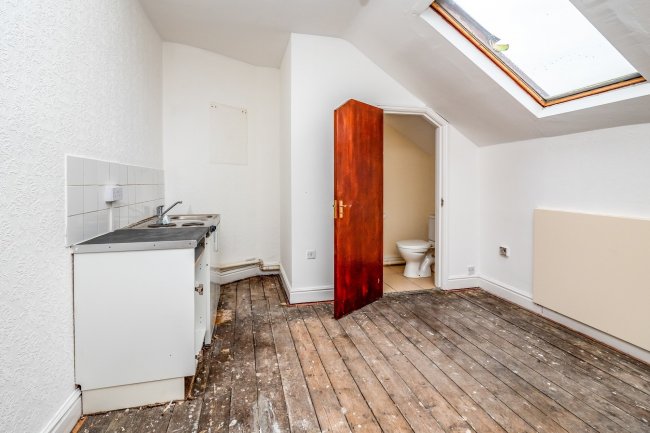 25 Coundon Road, Coventry, West Midlands,CV1 4AR 7