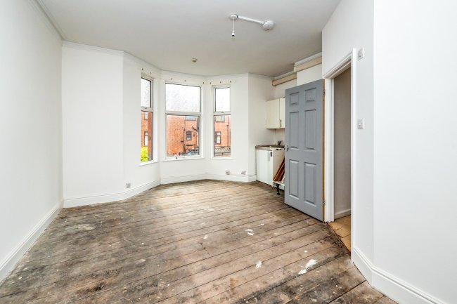 25 Coundon Road, Coventry, West Midlands,CV1 4AR 7