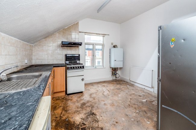 25 Coundon Road, Coventry, West Midlands,CV1 4AR 7