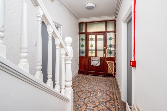 25 Coundon Road, Coventry, West Midlands,CV1 4AR 7