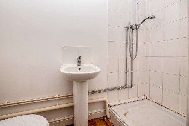 25 Coundon Road, Coventry, West Midlands,CV1 4AR 7