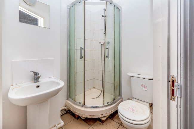 25 Coundon Road, Coventry, West Midlands,CV1 4AR 7