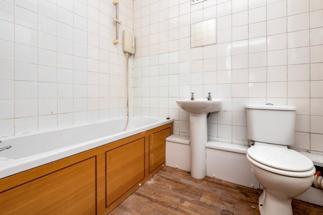 25 Coundon Road, Coventry, West Midlands,CV1 4AR 7